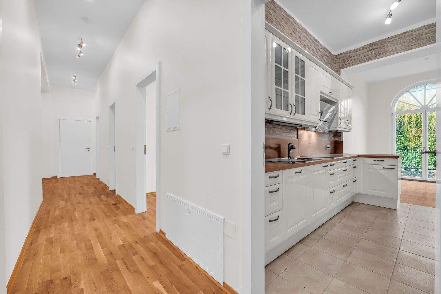 Zeitlose Eleganz im Berliner Altbau - hochwertig und zentral