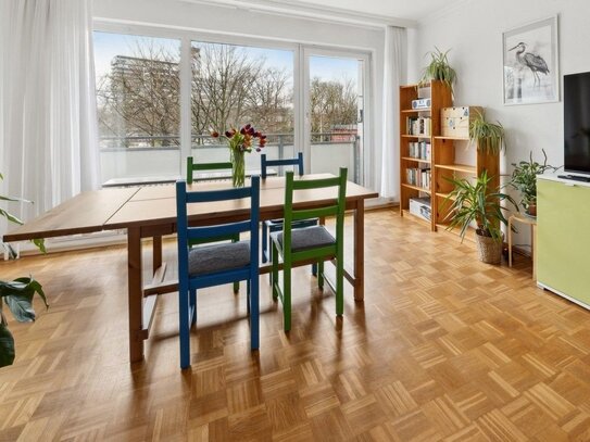 Provisionsfrei - Helle und gut geschnittene 3-Zimmer-Wohnung mit Balkon im Herzen von Lokstedt