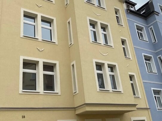 Schöne und helle 4 ­Zimmer­-Wohnung mit Balkon!