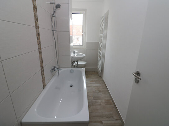 Familienwohnung sucht Nachwuchs...moderne 4-RW mit Wanne u. Balkon!!!