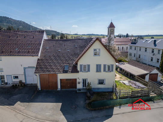 Sanierungsobjekt mit viel Platz für Mensch & Tier - Drei Stallungen und über 1.400 m² Grundstück