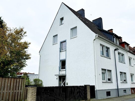 3-Familienhaus mit 14 Garagen und 2. Baufenster