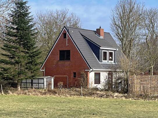 Kleines Wohnhaus an der Marsch