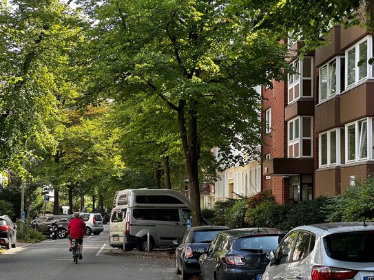 Top Lage: Eppendorf am UKE mit Balkon, Fahrstuhl, Tiefgarage und Fernwärmeheizung.