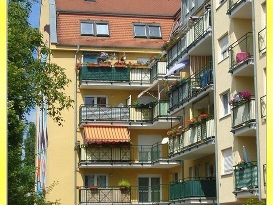 +++Komfortable, großzügiger Grundriss, Parkettboden, Bad mit Wanne, Balkon+++