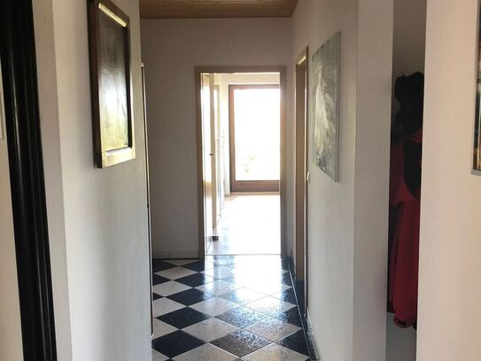 4 Zimmer Wohnung DG ca.120m² zu vermieten