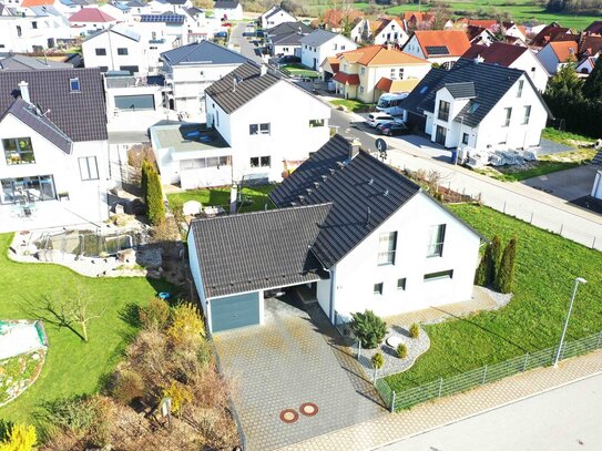 Einfamilienhaus mit großem Garten im Neubaugebiet in Deining.