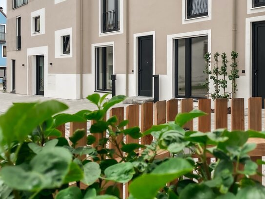 1 Zimmer Gartenwohnung mit Terrasse und Blick auf den Kirchturm in der Altstadt