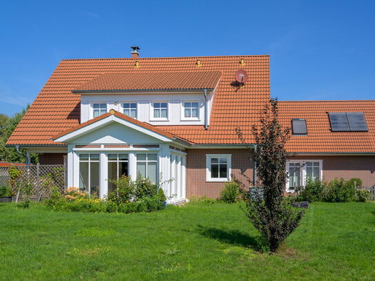 Liebevoll gestaltetes fast neuwertiges Haus mit Anbau mit riesigem Garten - Wohnen und Arbeiten