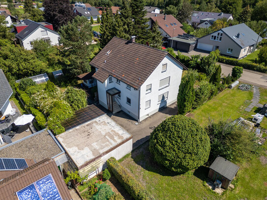 Zweifamilienhaus mit viel Potenzial in ruhiger Lage