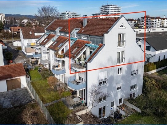 Herrliche und bezugsfreie 3,5 Zi.-Dachgeschoss-Maisonettewohnung mit Balkon und Tiefgarage!