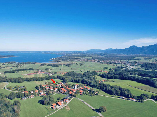 TOP-Baugrundstück mit Chiemsee- und Bergblick