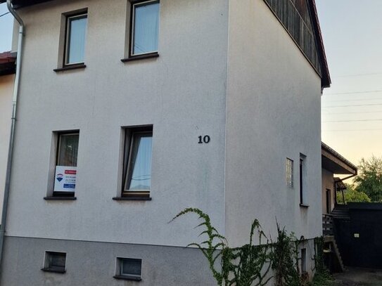 RESERVIERT: Einfamilienhaus mit ca. 105 m² Wfl., Garage und Garten sucht ambitionierten Handwerker!