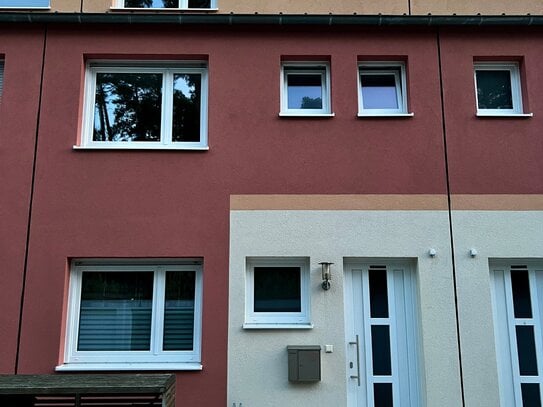 Neuwertiges Reihenmittelhaus inkl. Doppelgarage von privat