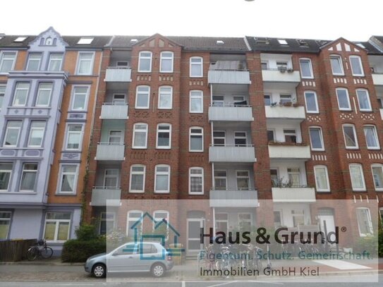 Helle zwei-Zimmer Wohnung mit Balkon in Kiel Ravensberg zu vermieten!