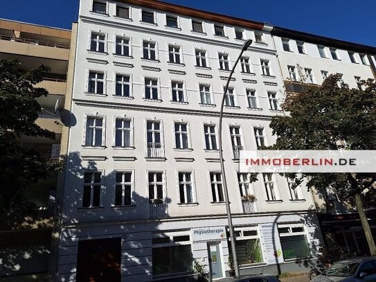 IMMOBERLIN.DE - Frisch saniert: Feine Altbauwohnung mit Südwestbalkon in Ruhelage