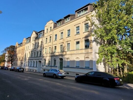 Schicke 3 Zimmerwohnung mit Balkon-Abstellkammer-Stellplatz