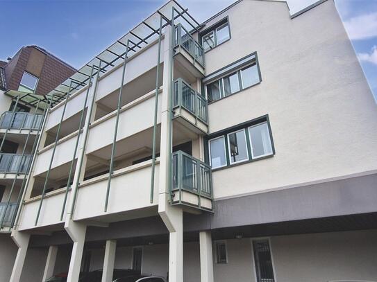 Super Lage, 3 Zimmer Wohnung mit Balkon, Aufzug, Carport