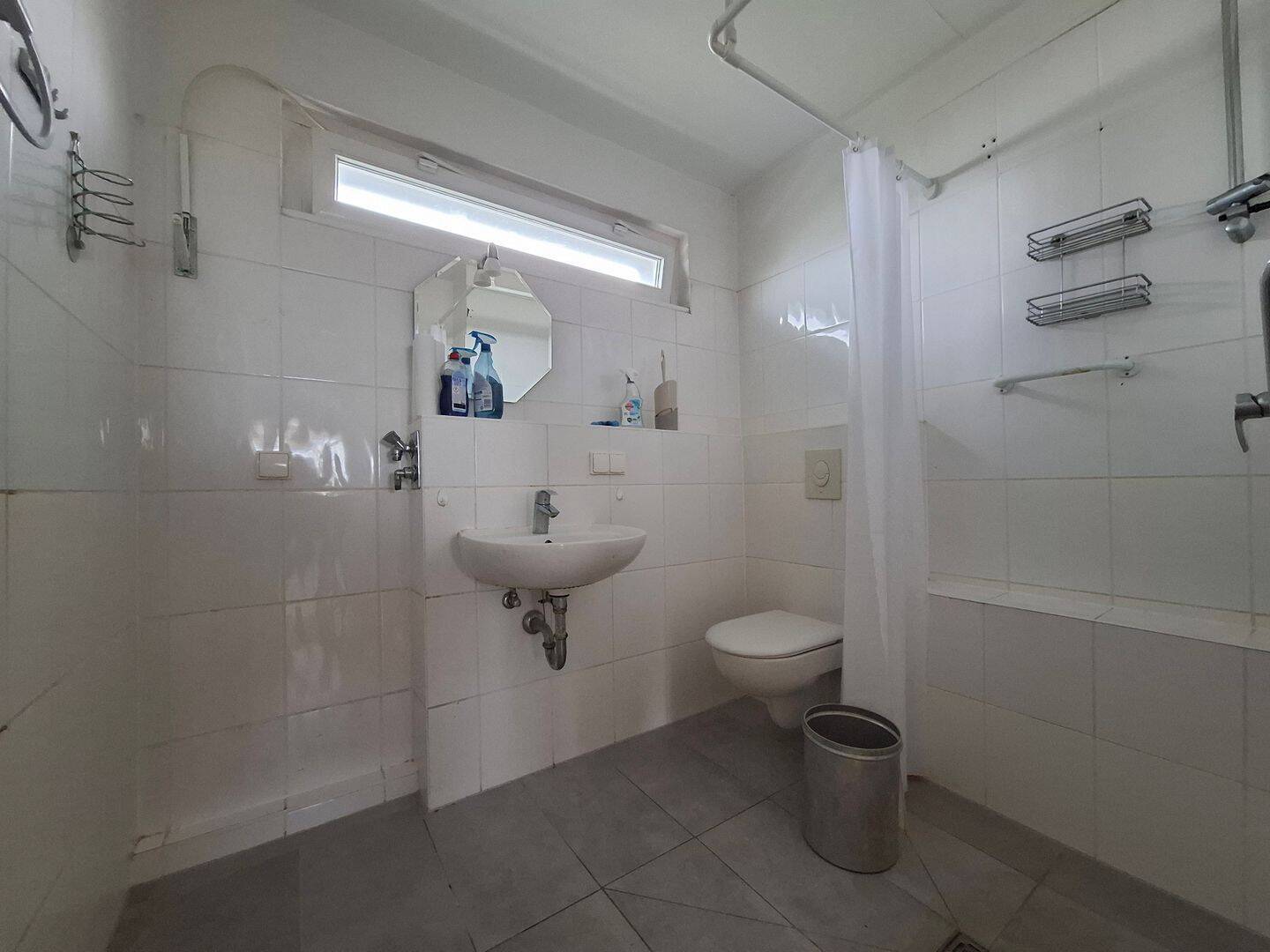 Barrierearmes Raumwunder mit WBS-berechtigtem Einkommen - Photo 1