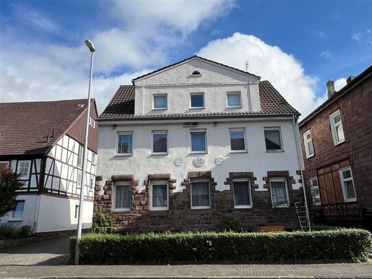 Lauenförde - Zweifamilienhaus mit ausgebautem DG + Garage