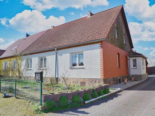 EFH mit Ausbaureserve im DG, großem Grundstück 2.747 m², kernsaniert 1997, Nebengebäude, Garagen