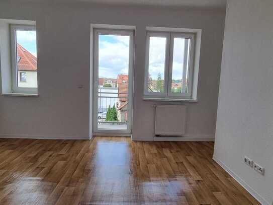 schöne Erdgeschosswohnung mit Balkon