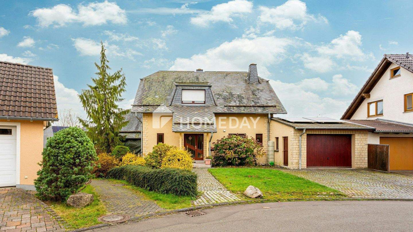 Schönes EFH mit Wintergarten, PV-Anlage und großem Garten in ruhiger Lage
