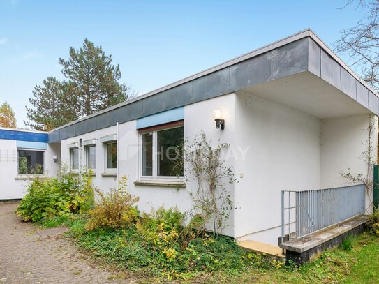 Erbpacht und bezugsfrei! Sanierungsbedürftiger Bungalow auf 1450 m² großem Erbpachtgrundstück!