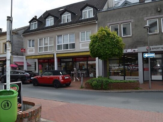 Großes lichtdurchflutetes Ladenlokal mit großer Schaufensterfront in hoch-frequentierter Lage...