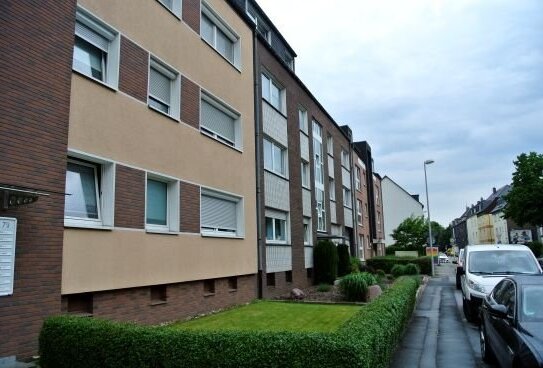 Mülheim Styrum nahe Oberhausen 3 Raum-Wohnung mit Balkon in der ersten Etage**gepflegtes Haus**