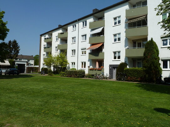 Schöne Drei-Zimmer-Wohnung mit Balkon!