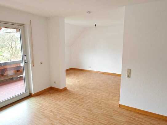 Ansprechende 3,5-Zimmer-Wohnung mit Balkon, Loggia und Einbauküche in Lörrach-Hauingen