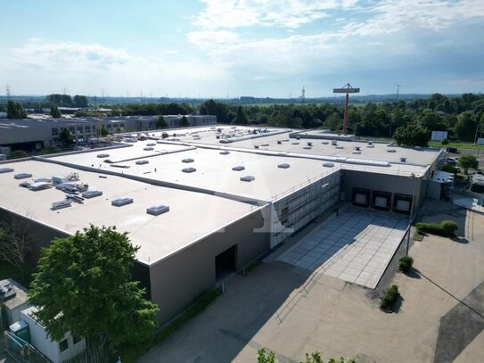 HALLEN AB 2.600 M² - 6.200 M² | 6 RAMPENTORE | EBENERDIG | PROVISIONSFREI