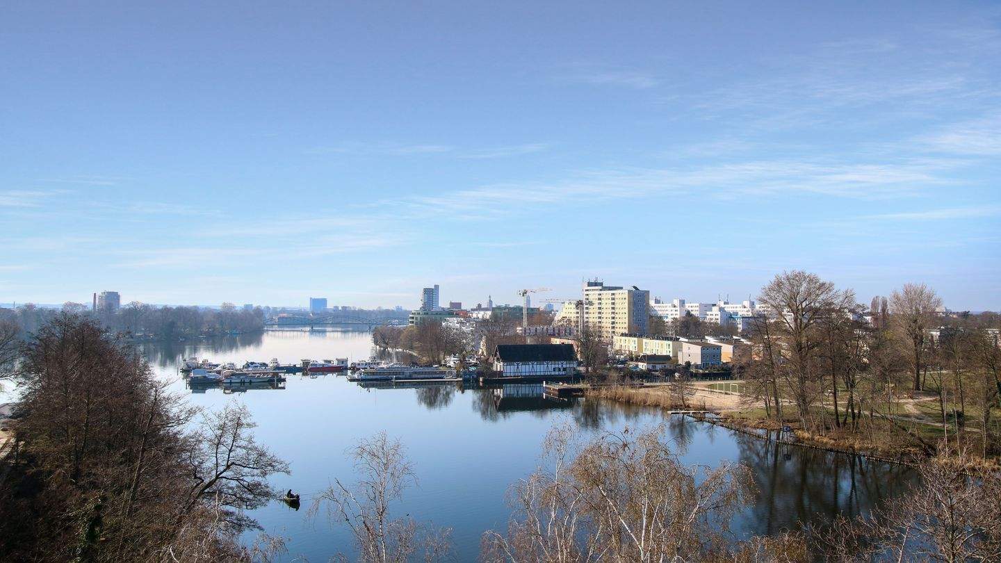 Traumhafte Wohnung am Wasser: 2 Zimmer mit Balkon - Foto 1