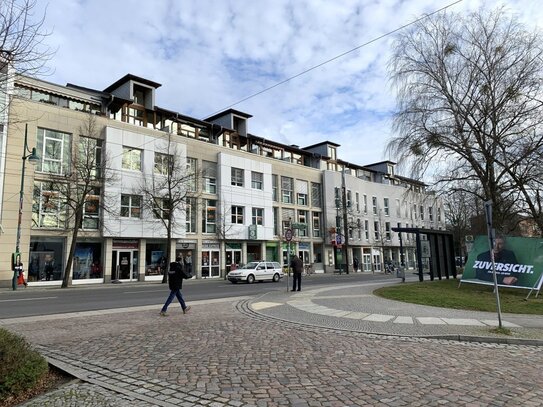 Balkon! Maisonette 1 Raum-Wohnung mit riesiger Fensterfront