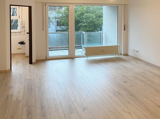 Teilmodernisiertes 1-Zimmer-Apartment mit Aufzug und Balkon!