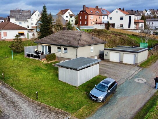 Freistehendes Einfamilienhaus in Feldrandlage mit Blick ins Grüne und ausgebautem Keller