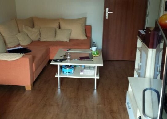 2 Zimmer Wohnung mit Balkon, Gr. Johannisstr. Anfragen nur mit Angabe der Telefonnummer!