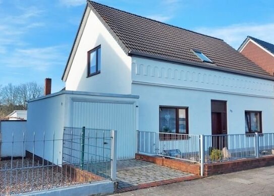 immo-schramm.de: noch vermietetes, sehr gepflegtes 1-2-Familienhaus mit Garage in 28779 Bremen-Blumenthal HB