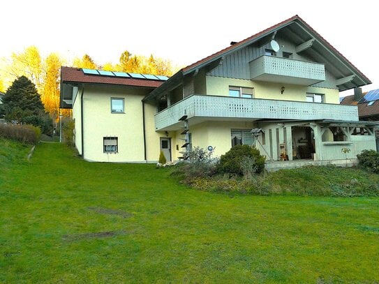 Einfamilienhaus in schöner ruhiger Lage, für zwei Familien geeignet.