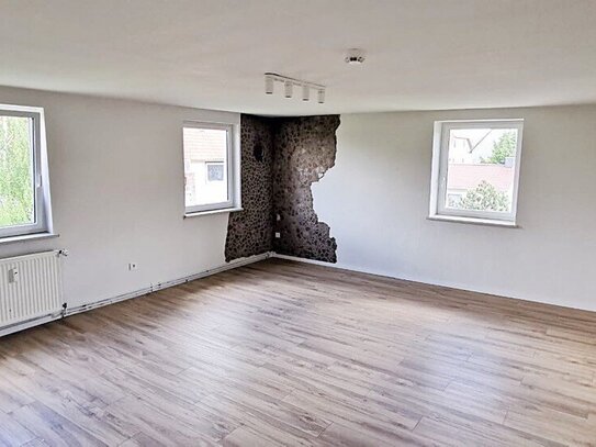 Charmante, helle 5-Zimmer-Wohnung - 130m2 mit Einbauküche