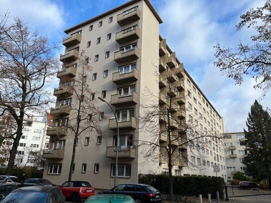 Vorteilhaft geschnittenes Apartment in der City-West, nahe Lehniner Platz/Ku'damm. Bezugsfrei!