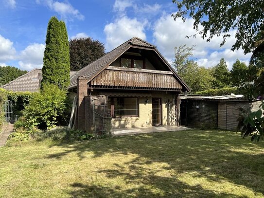 Attraktives Haus mit 2 Wohneinheiten, Teilkeller, S-Terrasse, viel Nutzfläche und großem Grundstück