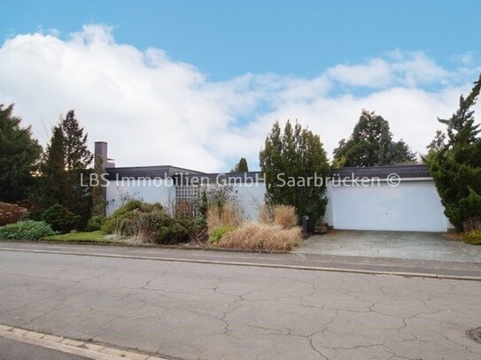 gepflegter Bungalow mit Garage und Garten in ruhiger und begehrter Höhenlage von Bous