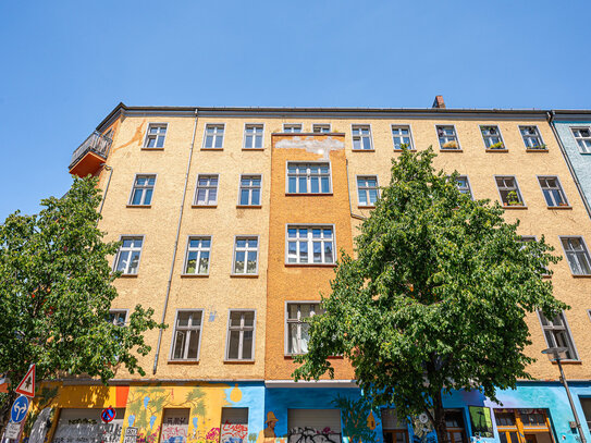 Großzügige 5-Zi.-Altbauwohnung in der Rigaer Straße - Wohnen im pulsierenden Kiez