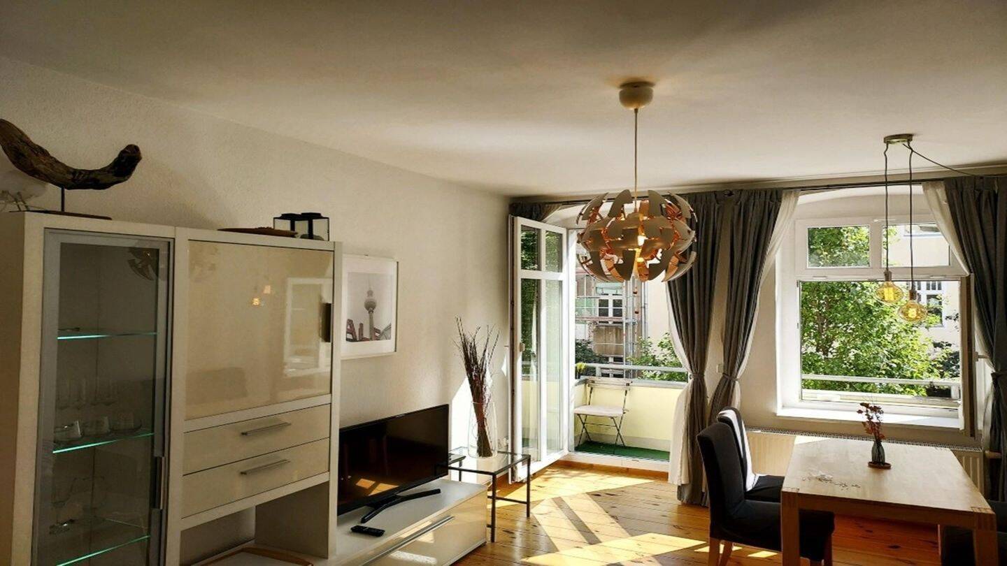 Im Herzen von Friedrichshain 2 Zimmer Wohnung mit Balkon und EBK - Foto 1