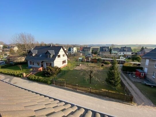 Dachgeschoss Wohnung mit Fernblick in ruhiger Wohnsiedlung