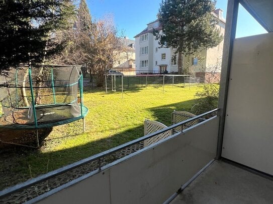 Wohnung im Hochparterre für Sie neu saniert mit großem Balkon + 2 Monaten Nettokaltmietfreiheit!!!!