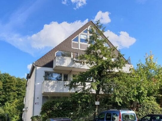 Provisionsfrei! Gemütliche, komfortable Eigentumswohnung! Großer Balkon, Garage und viel Grün inklusive!