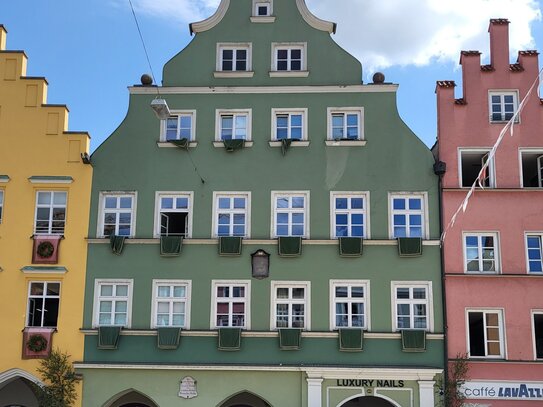 Herrschaftliche 4-Zimmer-Wohnung im Zentrum